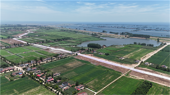 “中國速度”搶建堤壩  “化建湘軍”挺膺擔(dān)當(dāng)  ——公司搶建岳陽市華容縣團洲垸險情第三道防線紀(jì)實