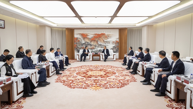 莫鼎革與北京市東城區委書記孫新軍舉行會談