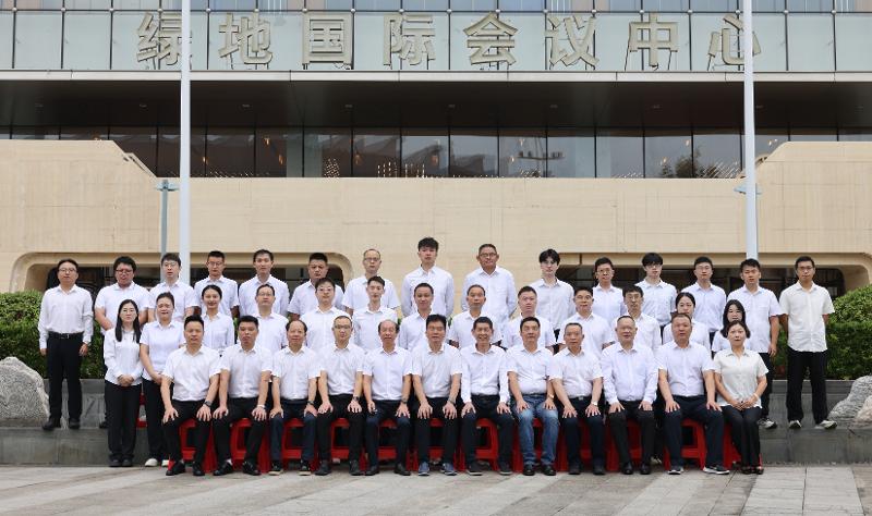 榜樣如燈 追光前行⑦ | 硬核答卷樹標桿 實干篤行啟新程——記四化建2025年度勞動競賽先進單位第一分公司